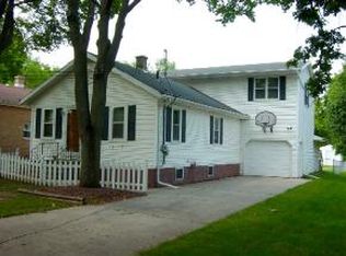211 E Kalb Ave, Green Bay, WI 54301