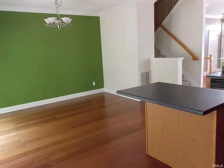 2840 Barrymore St #105 — Photo 10