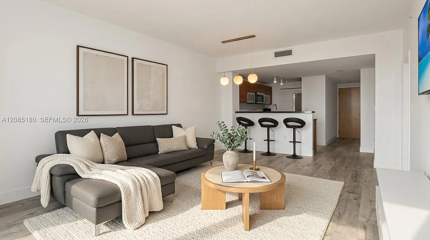 Vizcayne South Condo — Photo 1