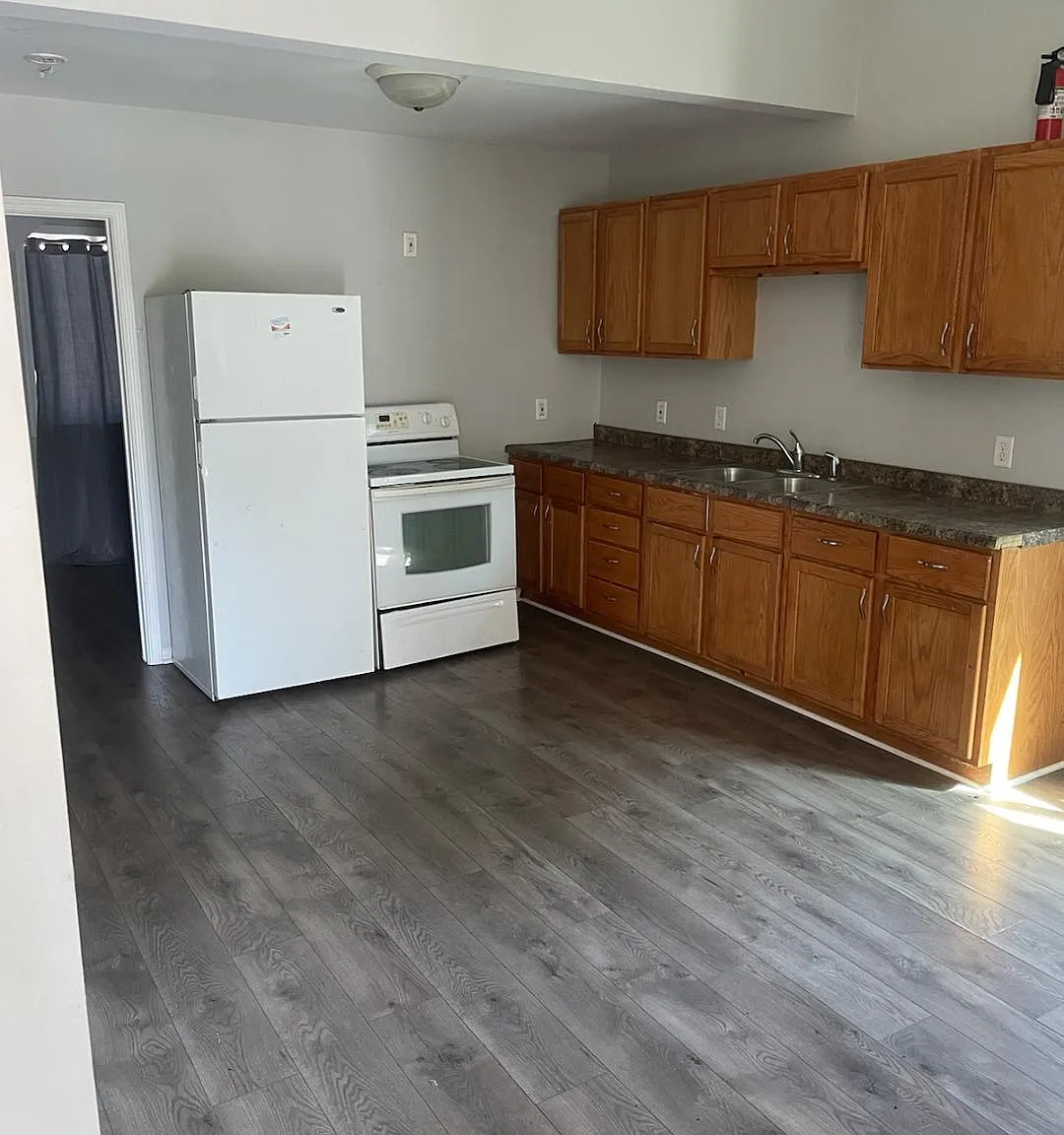 2 bed, 750 sqft, $995 — Photo 2