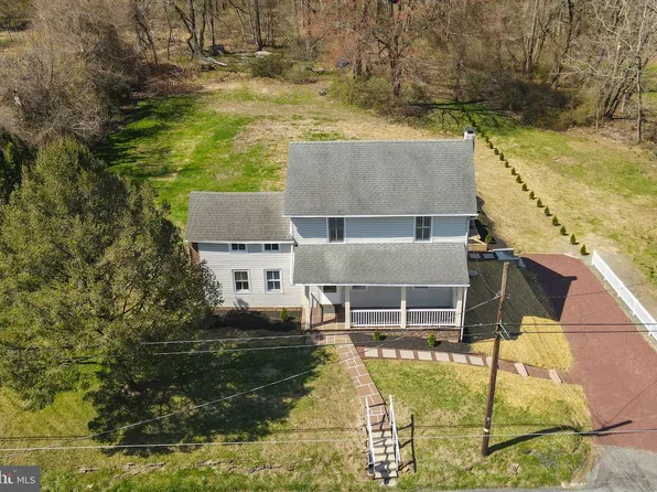 5456 Vera Cruz Rd, Emmaus, PA 18049