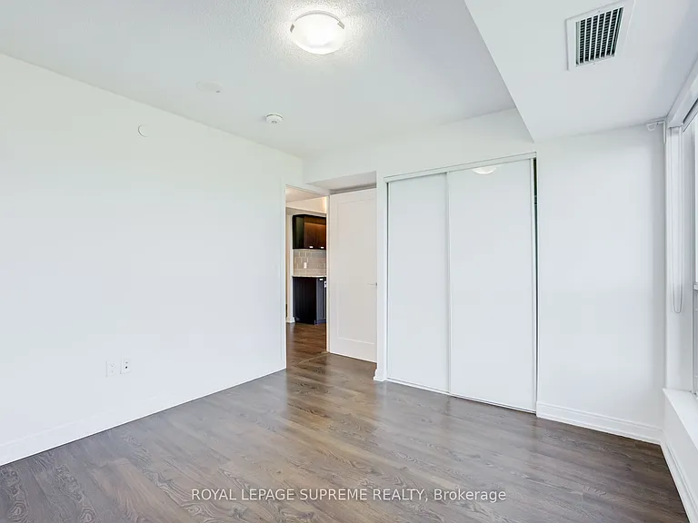 275 Village Green Sq #1920 — Photo 28