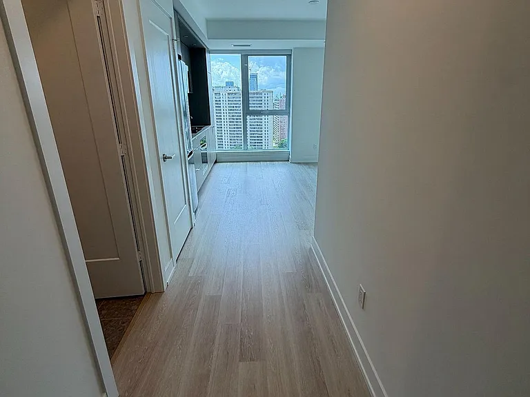 25 Cordova Ave #1810 — Photo 18