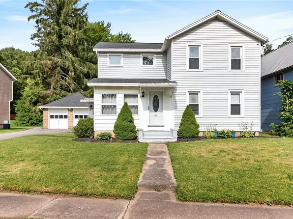 65 Cayuga St, Clyde, NY 14433