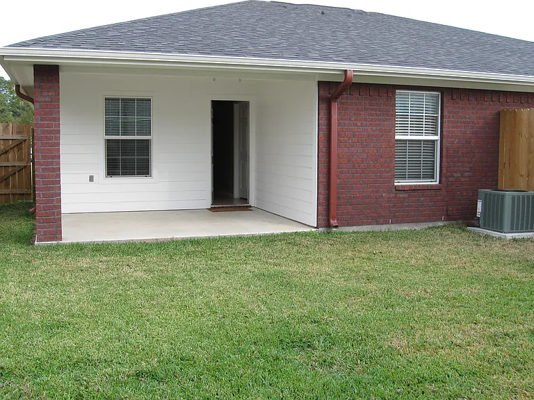 503 Gage Ave — Photo 3