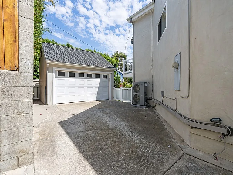 3204 Walnut Ave — Photo 8