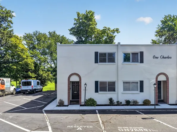 1 Charles St APT A, Reading, MA 01867
