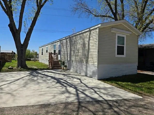 141 Lynn Ln #24, Mankato, MN 56001