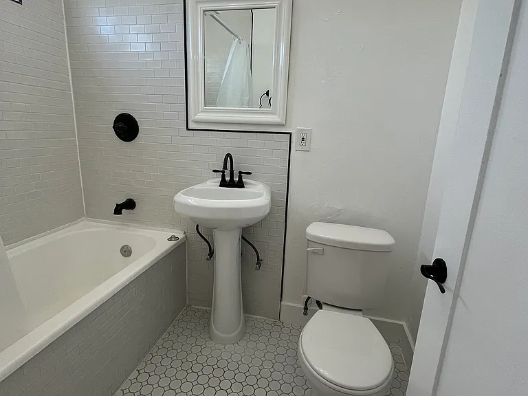 5117 Lemon Grove Ave #15 — Photo 10