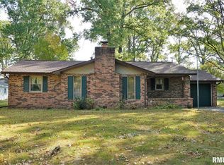 260 Oak Tree Ave, Salem, IL 62881