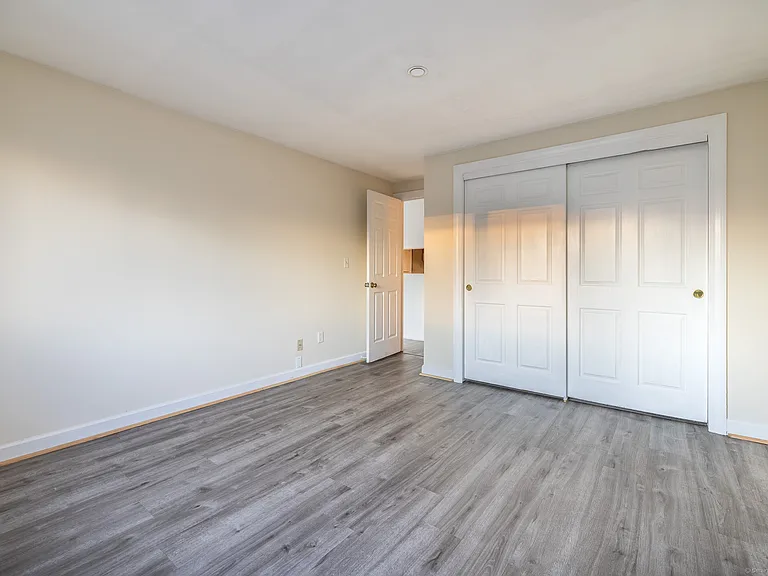 980 Lindley St #304F — Photo 16