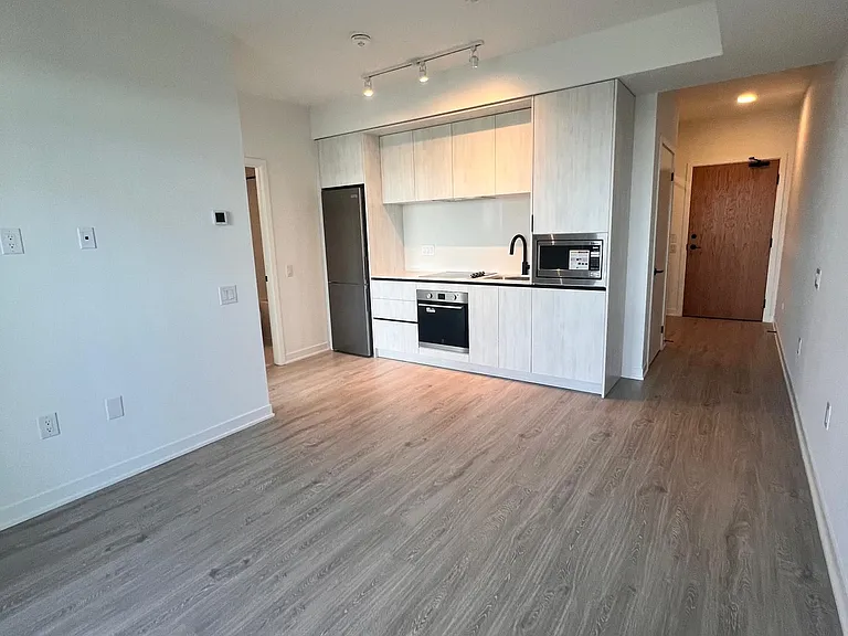 2495 Eglinton Ave W #602 — Photo 8