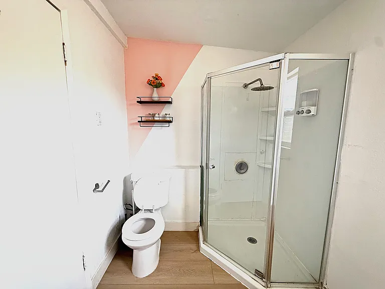 577 Florence St — Photo 27
