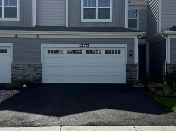 12172 Dodwell St, Huntley, IL 60142