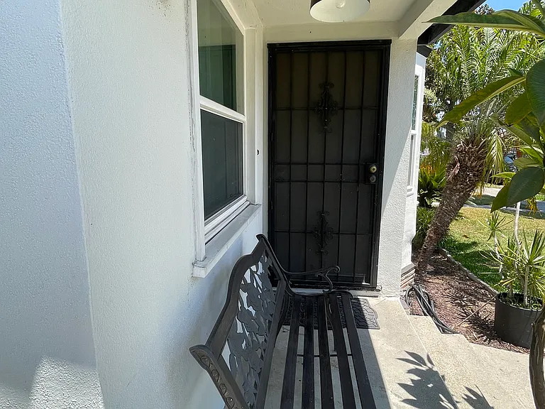 2375 Wilma Ave — Photo 2