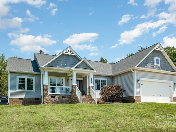 125 Fallen Acorn Dr, Troutman, NC 28166