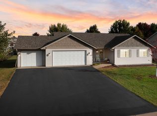 706 Greenwood St SW, Isanti, MN 55040