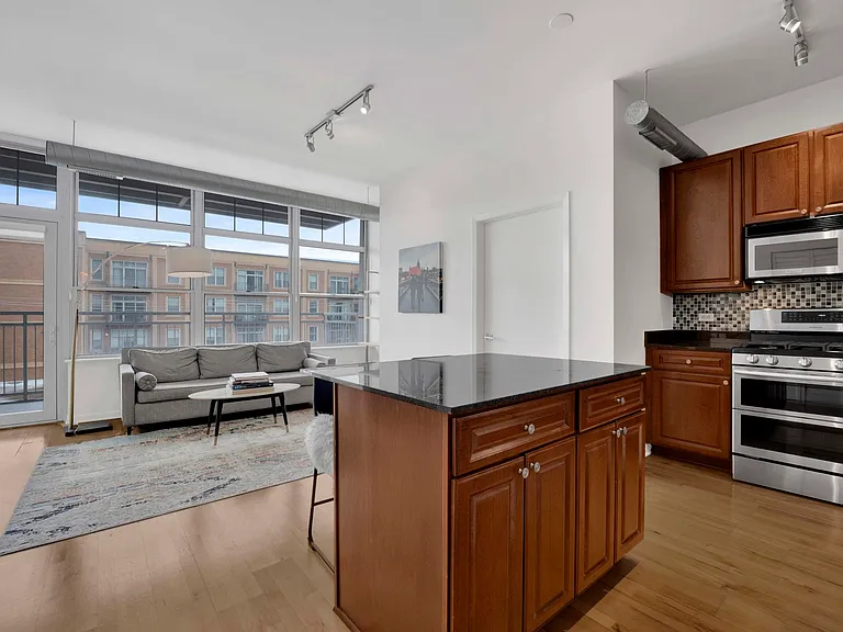 1200 W Monroe St #412 — Photo 12