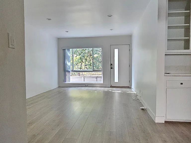 904 N Gardner St #1 — Photo 5