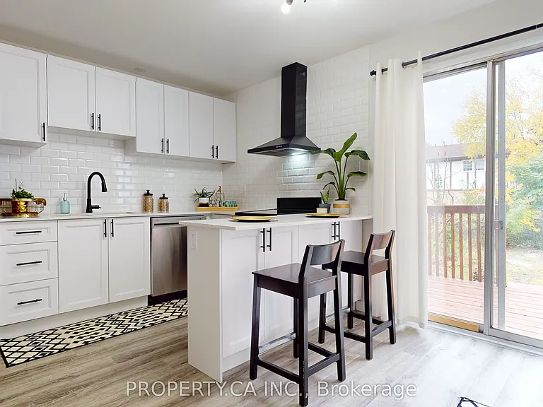 610 George St N #5 — Photo 2