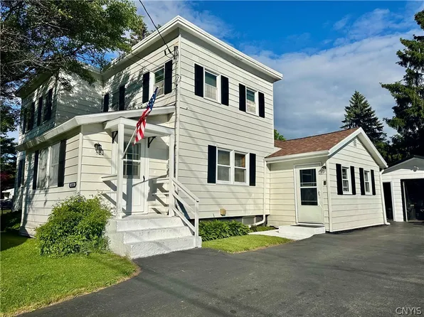 6368 Lakeshore Rd, Cicero, NY 13039