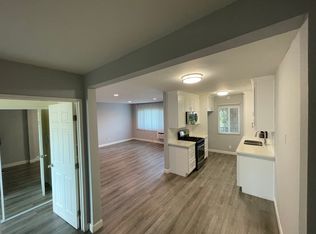 8800 Cedros Ave, Panorama City, CA 91402
