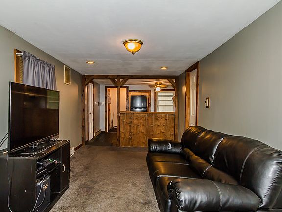 2nd image of 613 Euclid Ave