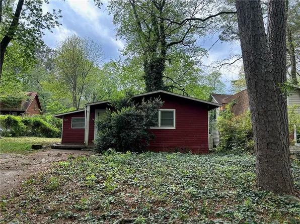 520 Pine Dr, Pine Lake, GA 30072