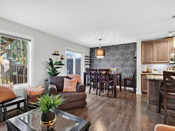 6642 Cardinal Rd SW, Edmonton, AB T6W 1Y8