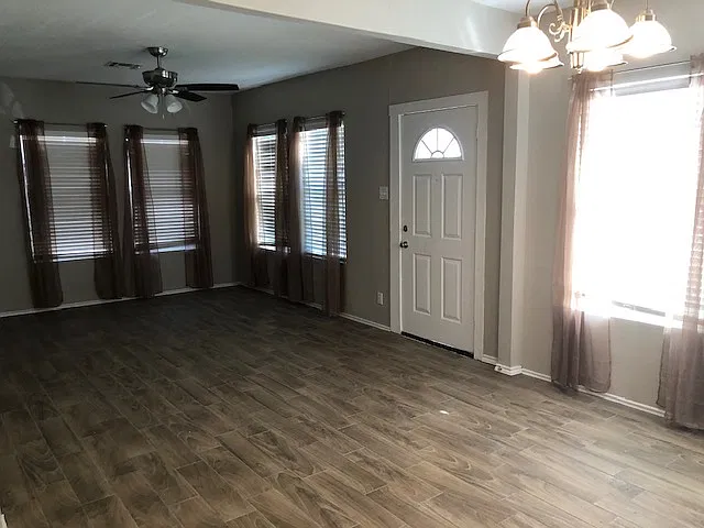 2 bed, 1076 sqft, $1,250 — Photo 3