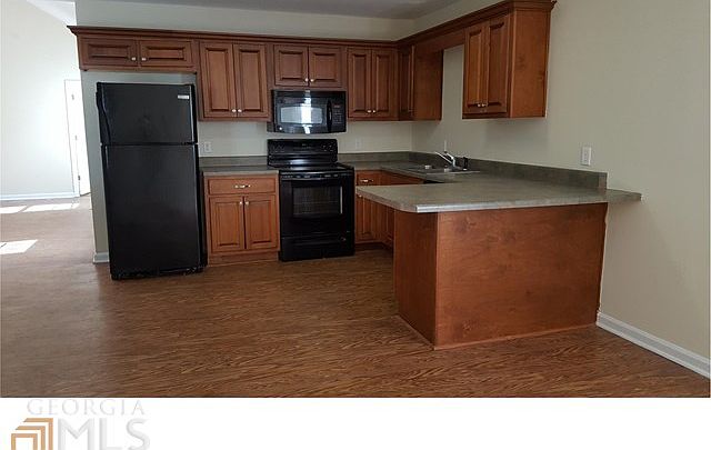 1st image of 210 Bruiser Cir