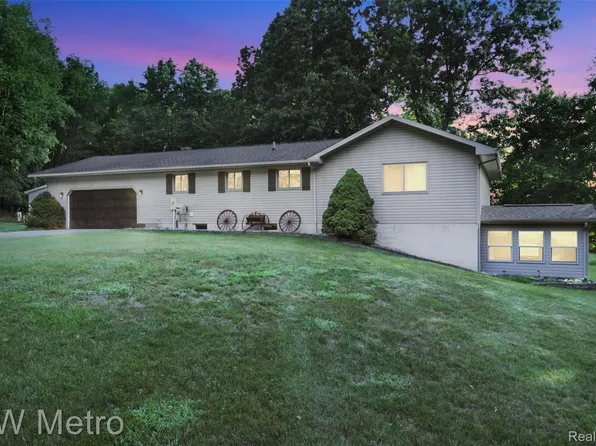355 Dockham Rd, Columbiaville, MI 48421