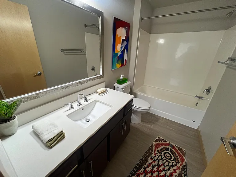 Venture Luxury High Rise — Photo 291