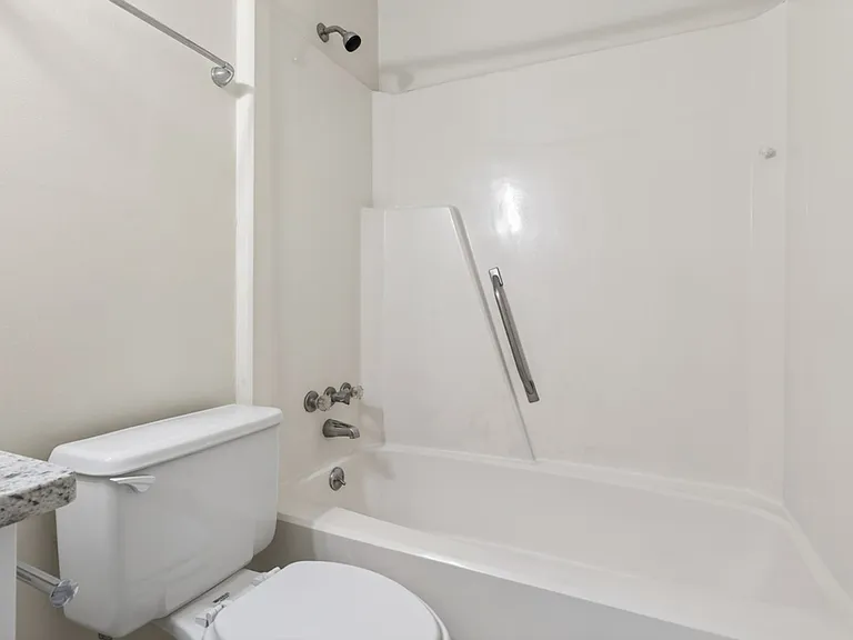 403 Wormwood Ln #H — Photo 22