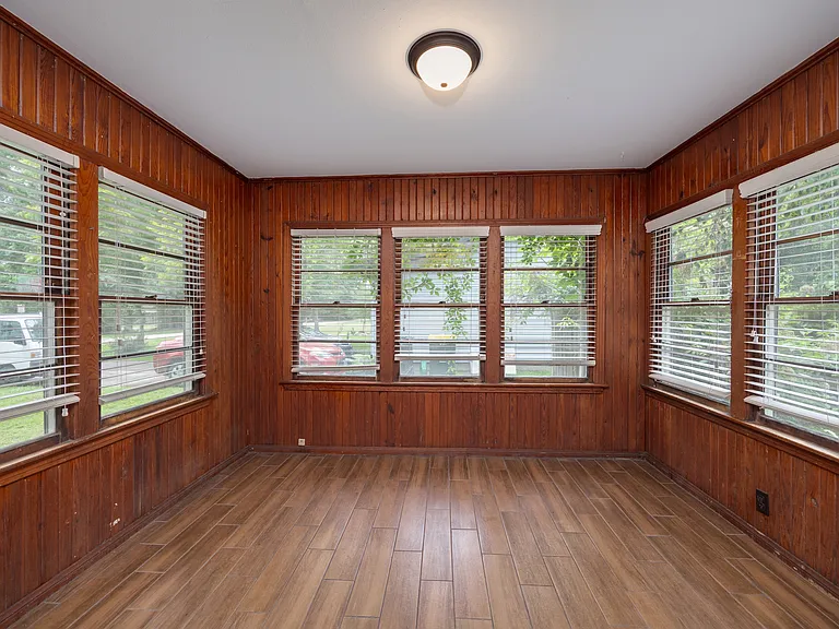 305 Harris Blvd — Photo 20