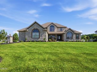 4422 Indian Hill Dr, Lima, OH 45806