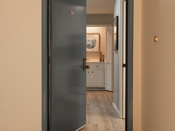 2nd image of 1456 San Carlos Ave APT 104