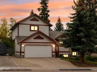 270 W Lady Macdonald Dr, Canmore, AB T1W 1H8