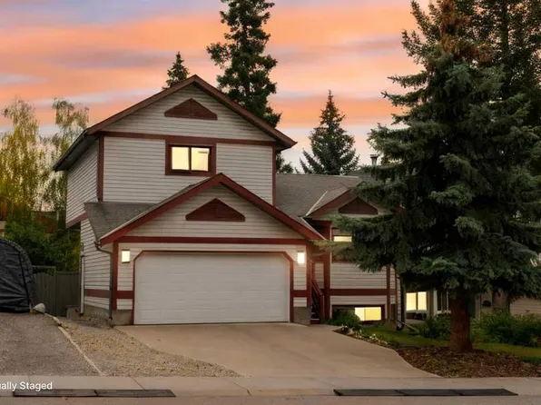 270 W Lady Macdonald Dr, Canmore, AB T1W 1H8