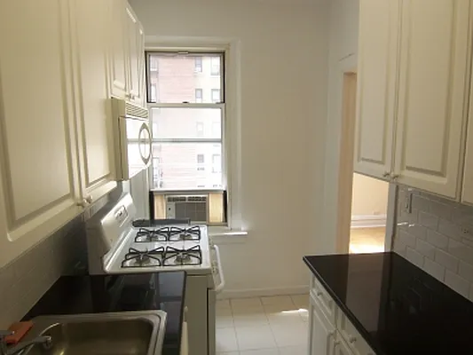 Rented by Citi Habitats | media 9