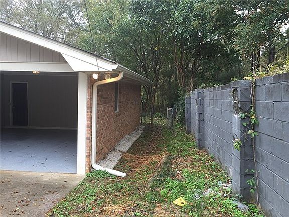 2nd image of 1653 Lamancha Dr