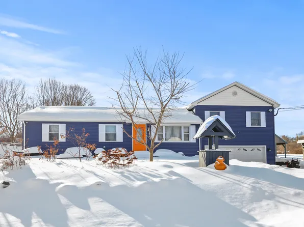 15 Martin Ave, Lee, MA 01238