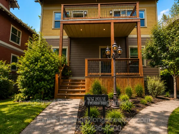 73 NE Graham St, Portland, OR 97212