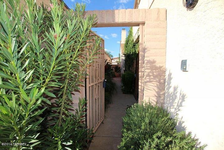 1st image of 2537 N Palo Dulce Dr