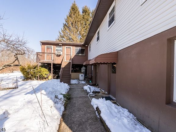 4th image of 327 Mountain Lake Rd