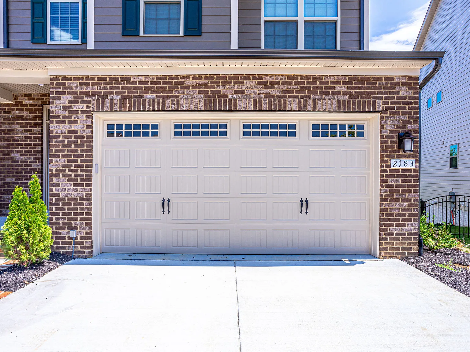 4 bed, 3760 sqft, $3,750 — Photo 2