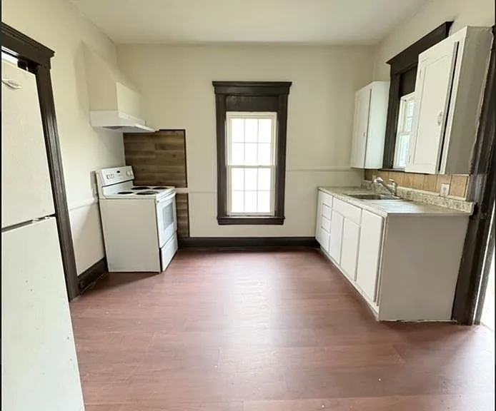 1011 Windsor Ave — Photo 8
