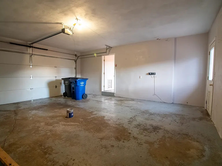2861 Wellesley Dr — Photo 36