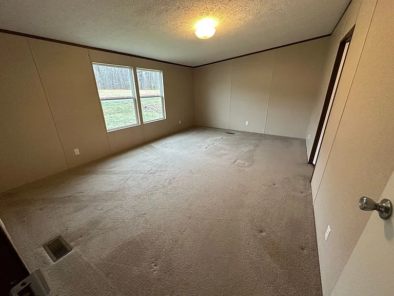 162 Brandenburg Dr — Photo 9