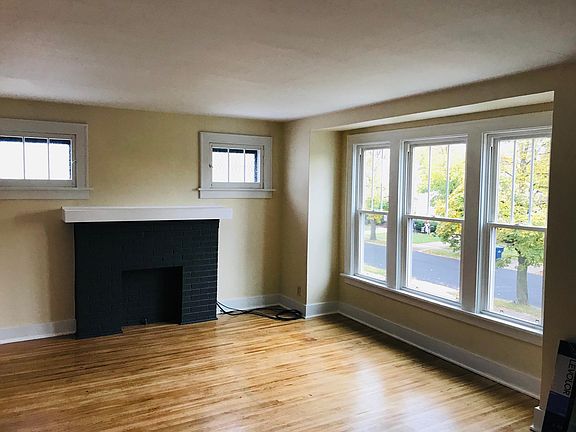 2nd image of 306 Saint Lawrence Ave
